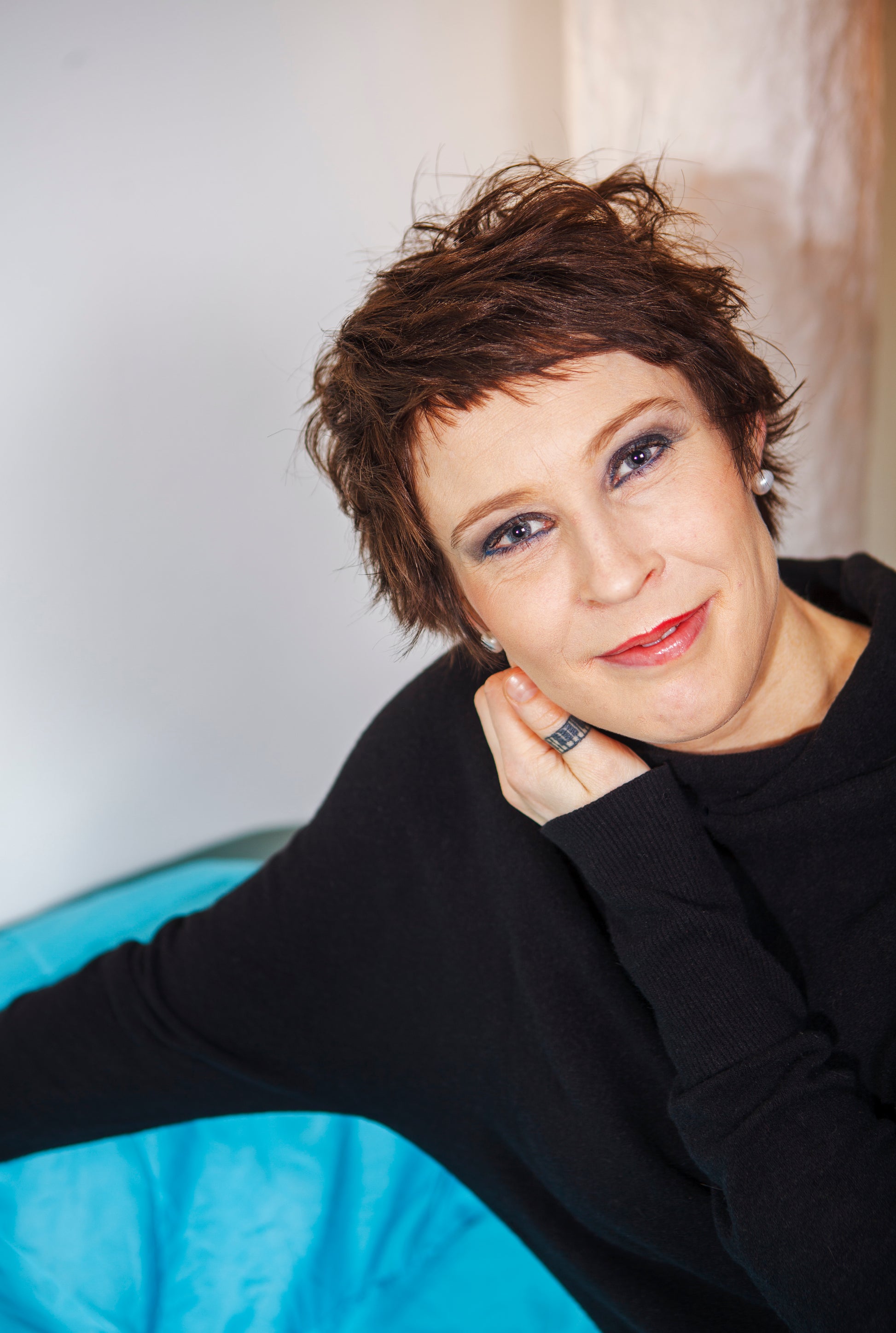 Laura Sippola - Songwriting, Piano, Singing Faculty